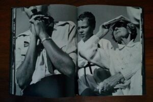 [ BOOK LIVES ] Faith – A Journey With Those Who Believe by Mike Abrahams